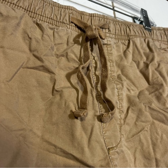 GAP Khaki Easy Shorts 9 inch Drop Size XL - Picture 3 of 7